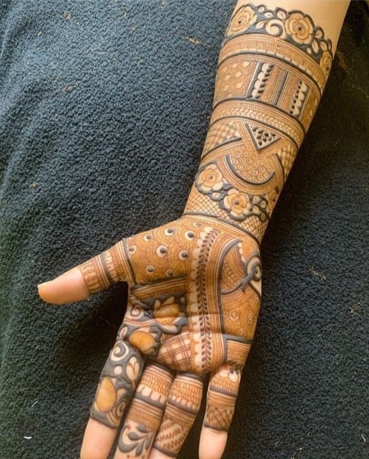 Mehandi Artist By Ajay TRENDS, Ronak Complex, Mansi Market, near Axis Bank, Kotputli, Rajasthan 303108 phone : 9887594242
